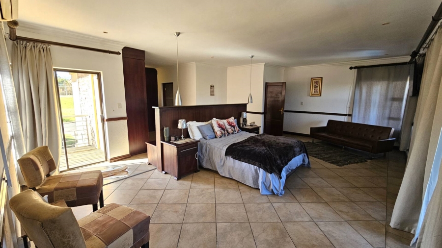 5 Bedroom Property for Sale in Birdwood Estate North West
